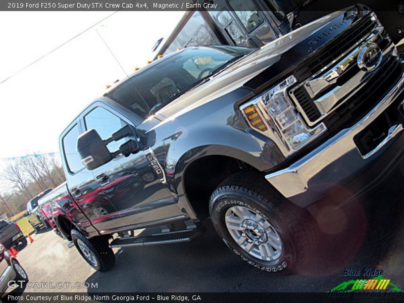 Magnetic / Earth Gray 2019 Ford F250 Super Duty STX Crew Cab 4x4