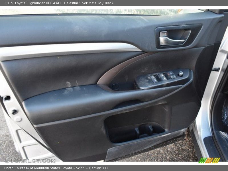 Celestial Silver Metallic / Black 2019 Toyota Highlander XLE AWD