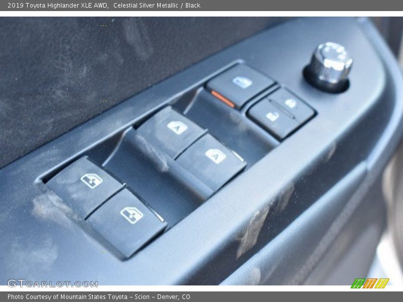 Celestial Silver Metallic / Black 2019 Toyota Highlander XLE AWD