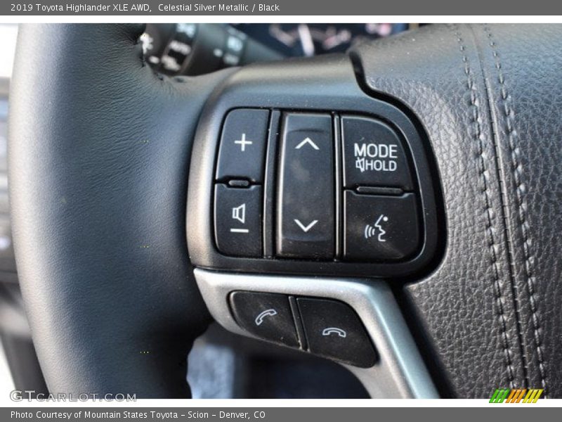 Celestial Silver Metallic / Black 2019 Toyota Highlander XLE AWD