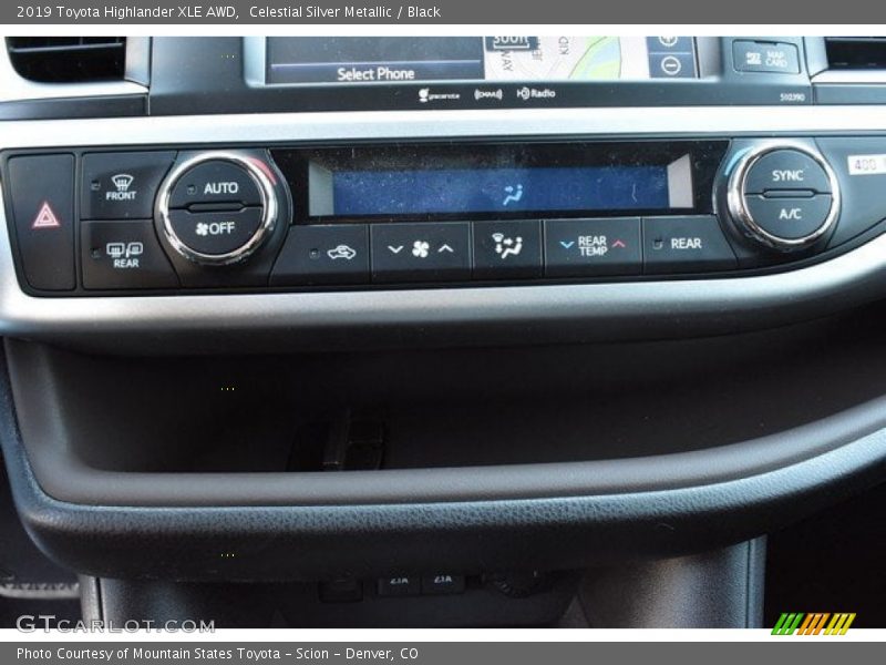 Celestial Silver Metallic / Black 2019 Toyota Highlander XLE AWD