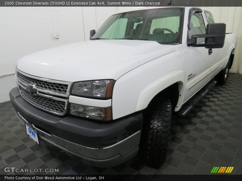 Summit White / Dark Charcoal 2005 Chevrolet Silverado 2500HD LS Extended Cab 4x4