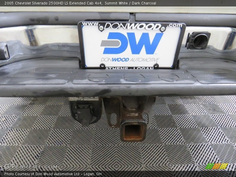 Summit White / Dark Charcoal 2005 Chevrolet Silverado 2500HD LS Extended Cab 4x4