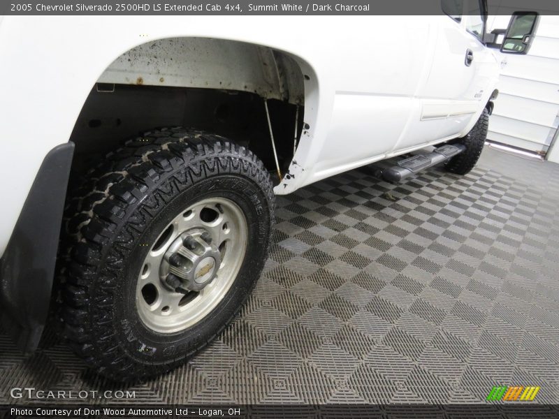 Summit White / Dark Charcoal 2005 Chevrolet Silverado 2500HD LS Extended Cab 4x4