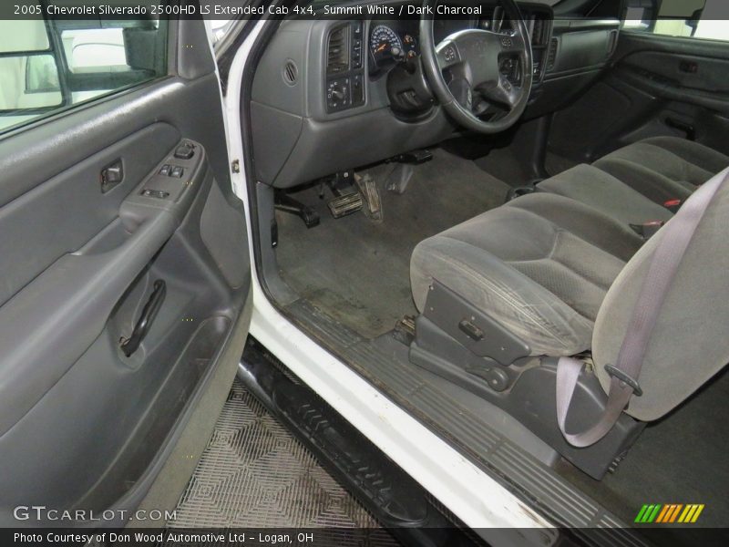 Summit White / Dark Charcoal 2005 Chevrolet Silverado 2500HD LS Extended Cab 4x4
