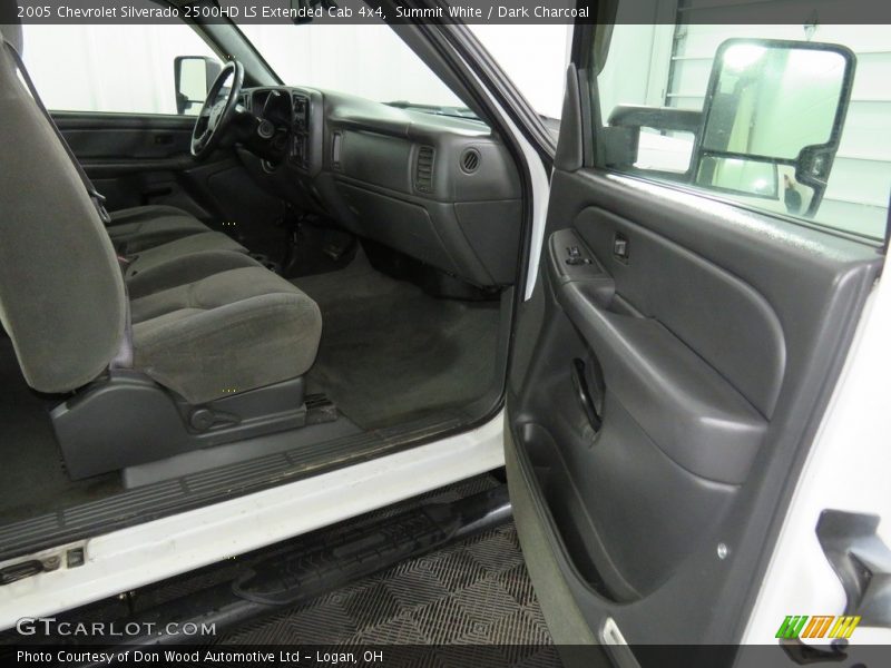 Summit White / Dark Charcoal 2005 Chevrolet Silverado 2500HD LS Extended Cab 4x4