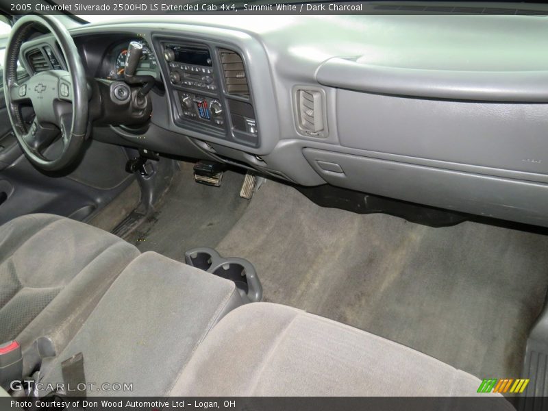 Summit White / Dark Charcoal 2005 Chevrolet Silverado 2500HD LS Extended Cab 4x4