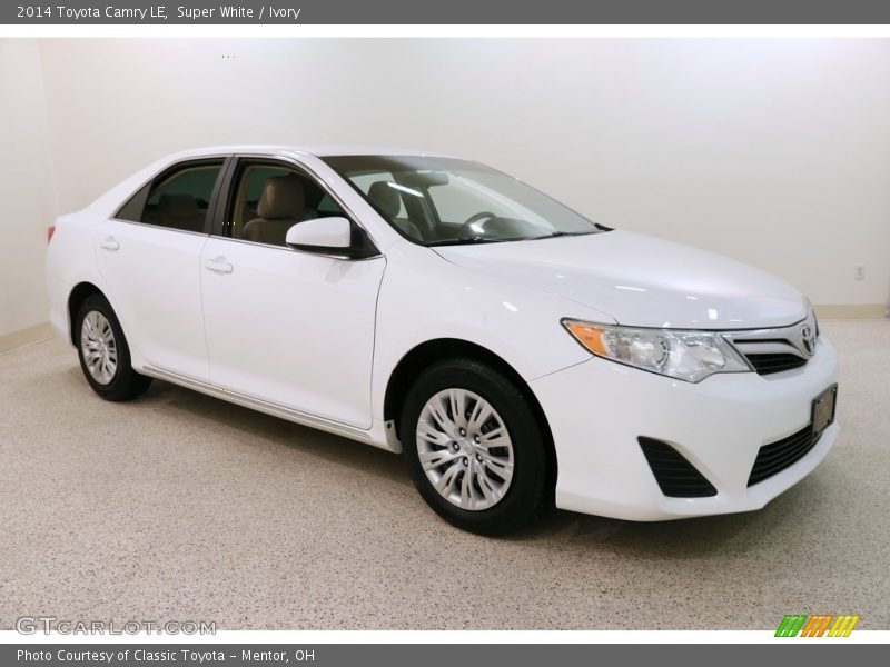 Super White / Ivory 2014 Toyota Camry LE