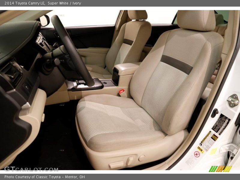 Super White / Ivory 2014 Toyota Camry LE
