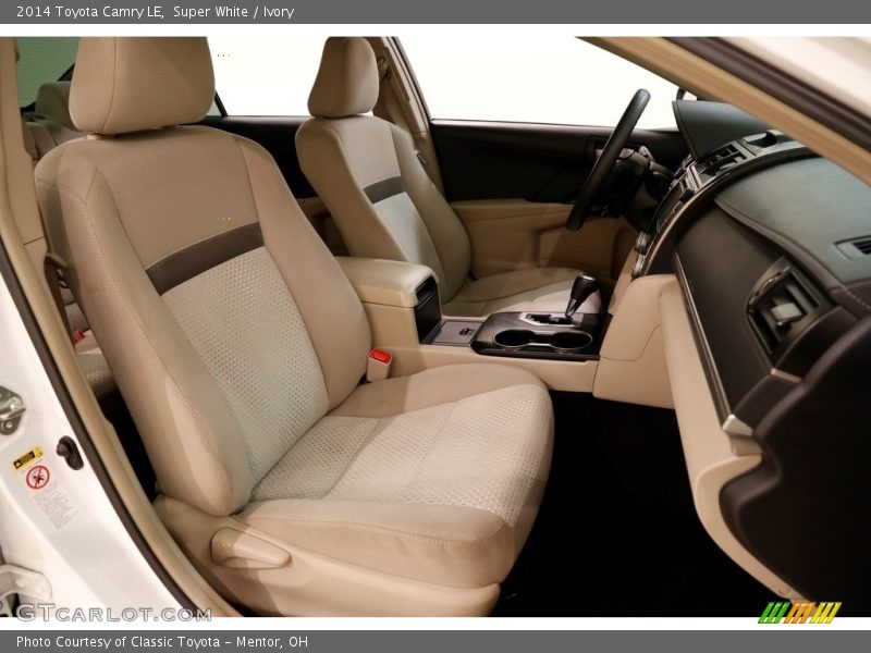 Super White / Ivory 2014 Toyota Camry LE