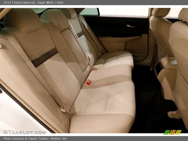 Super White / Ivory 2014 Toyota Camry LE