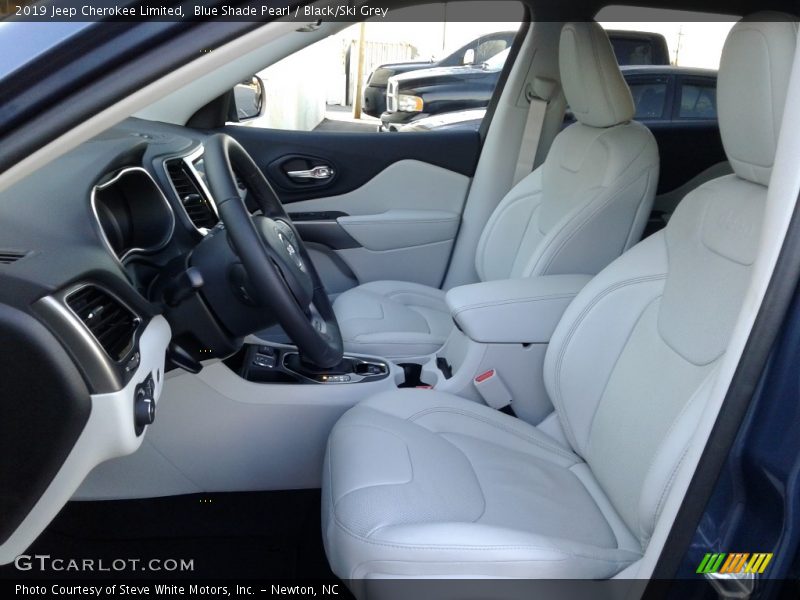 Front Seat of 2019 Cherokee Limited