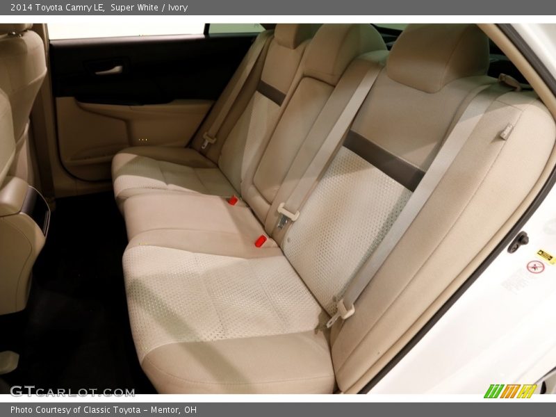 Super White / Ivory 2014 Toyota Camry LE
