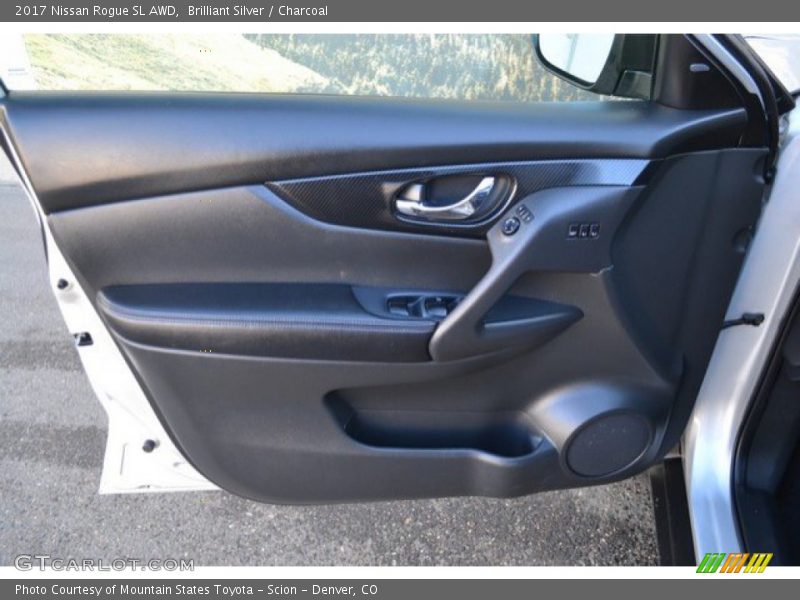 Brilliant Silver / Charcoal 2017 Nissan Rogue SL AWD