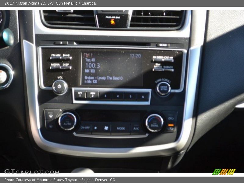 Gun Metallic / Charcoal 2017 Nissan Altima 2.5 SV