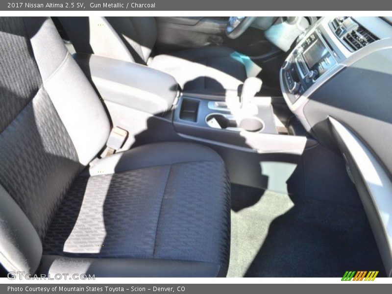Gun Metallic / Charcoal 2017 Nissan Altima 2.5 SV