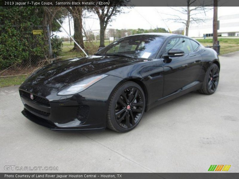 Front 3/4 View of 2019 F-Type Coupe