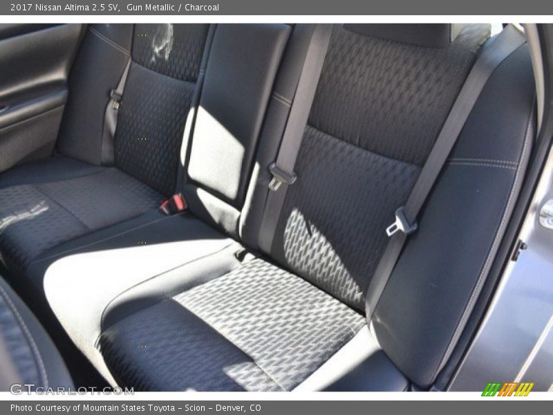 Gun Metallic / Charcoal 2017 Nissan Altima 2.5 SV