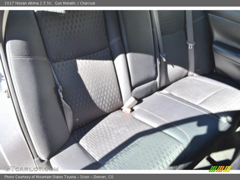 Gun Metallic / Charcoal 2017 Nissan Altima 2.5 SV