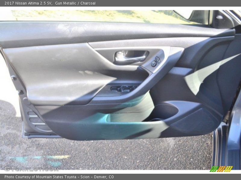 Gun Metallic / Charcoal 2017 Nissan Altima 2.5 SV