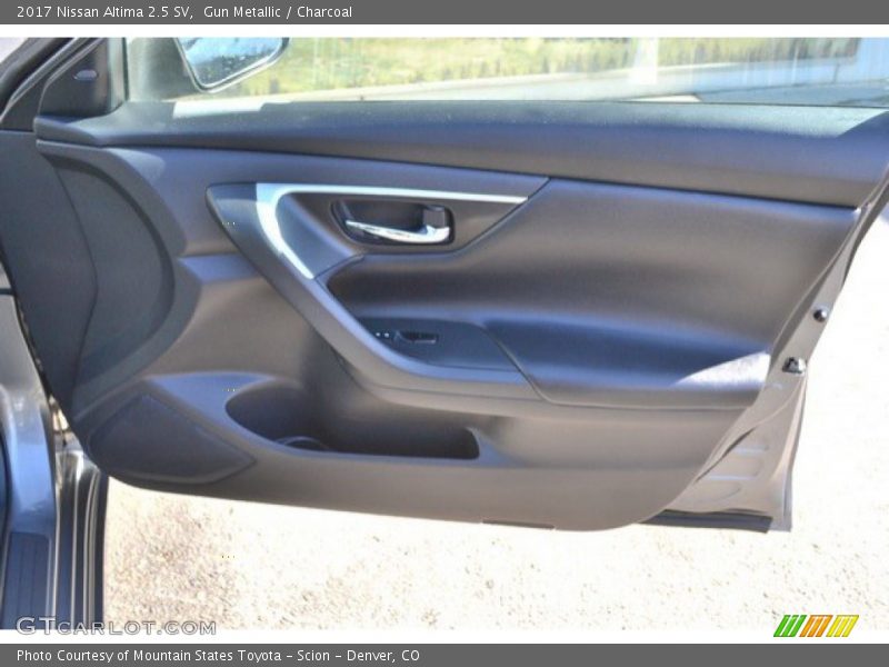 Gun Metallic / Charcoal 2017 Nissan Altima 2.5 SV