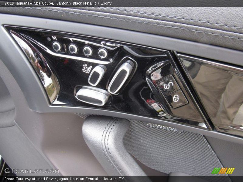 Controls of 2019 F-Type Coupe