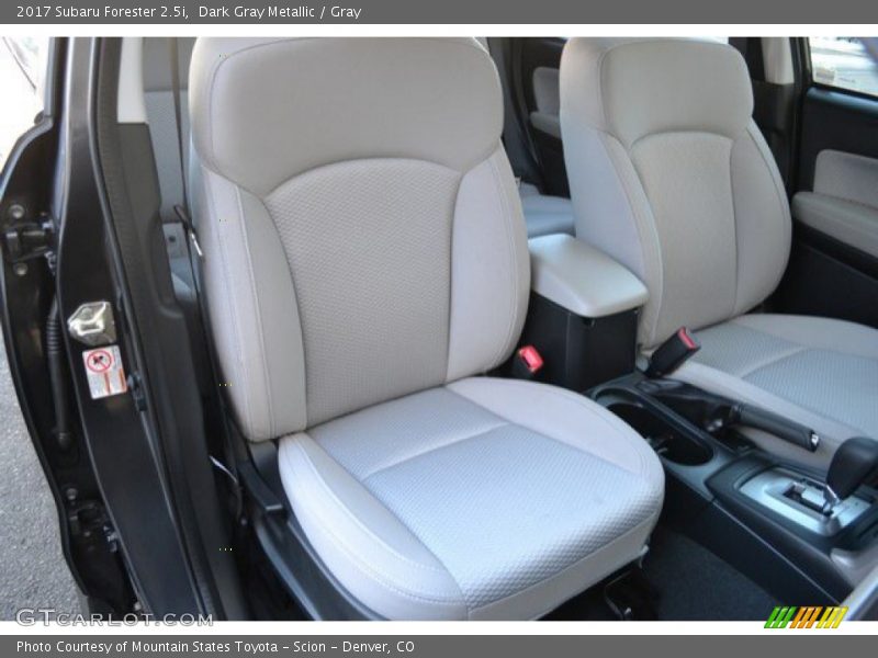 Dark Gray Metallic / Gray 2017 Subaru Forester 2.5i