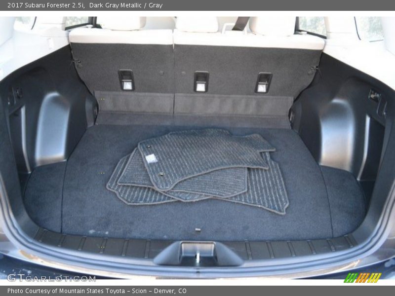 Dark Gray Metallic / Gray 2017 Subaru Forester 2.5i