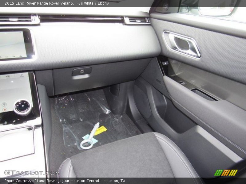 Fuji White / Ebony 2019 Land Rover Range Rover Velar S