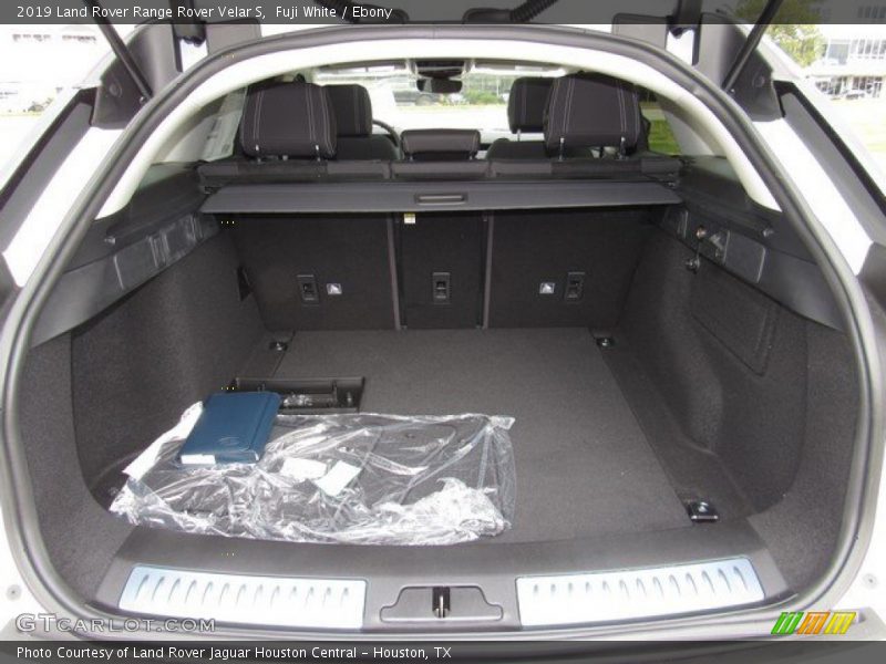 Fuji White / Ebony 2019 Land Rover Range Rover Velar S