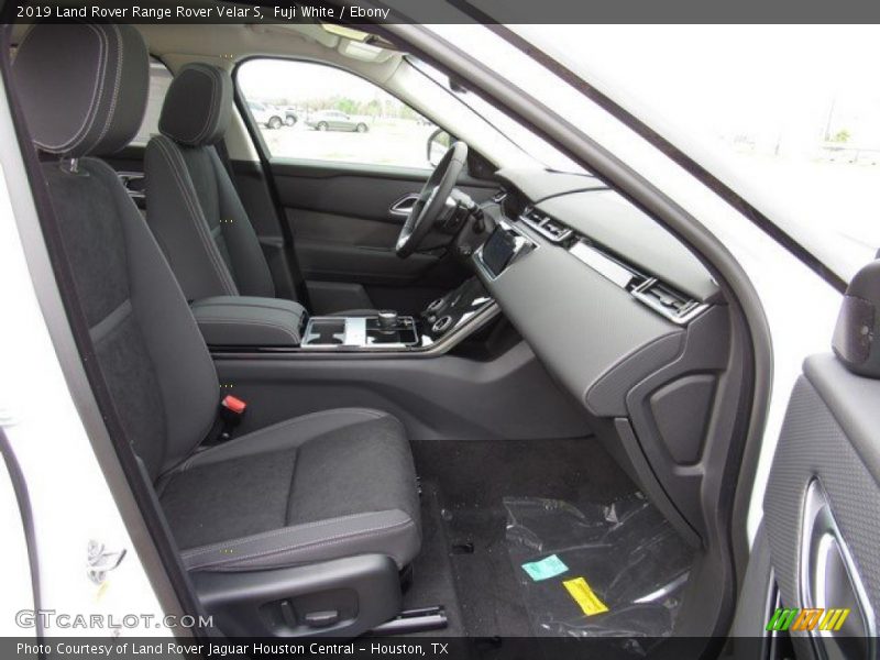 Fuji White / Ebony 2019 Land Rover Range Rover Velar S