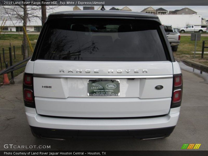 Fuji White / Espresso/Almond 2019 Land Rover Range Rover HSE