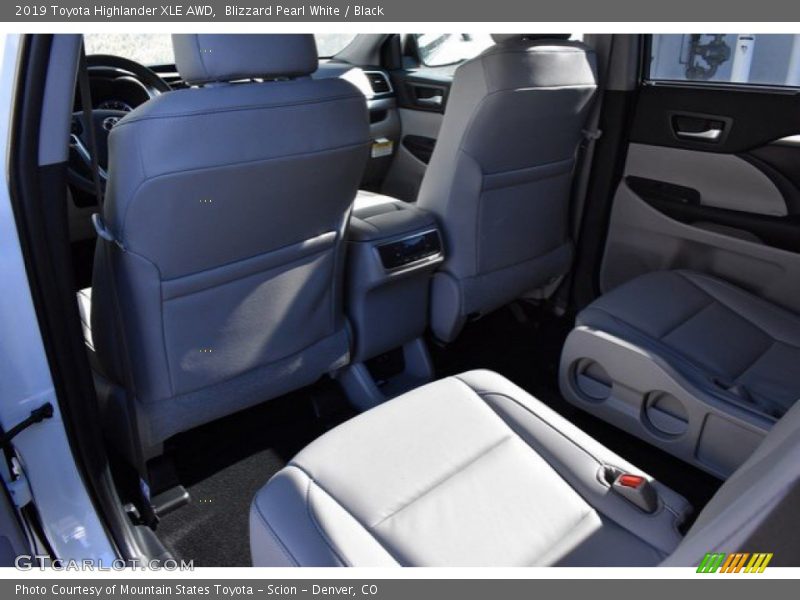 Blizzard Pearl White / Black 2019 Toyota Highlander XLE AWD