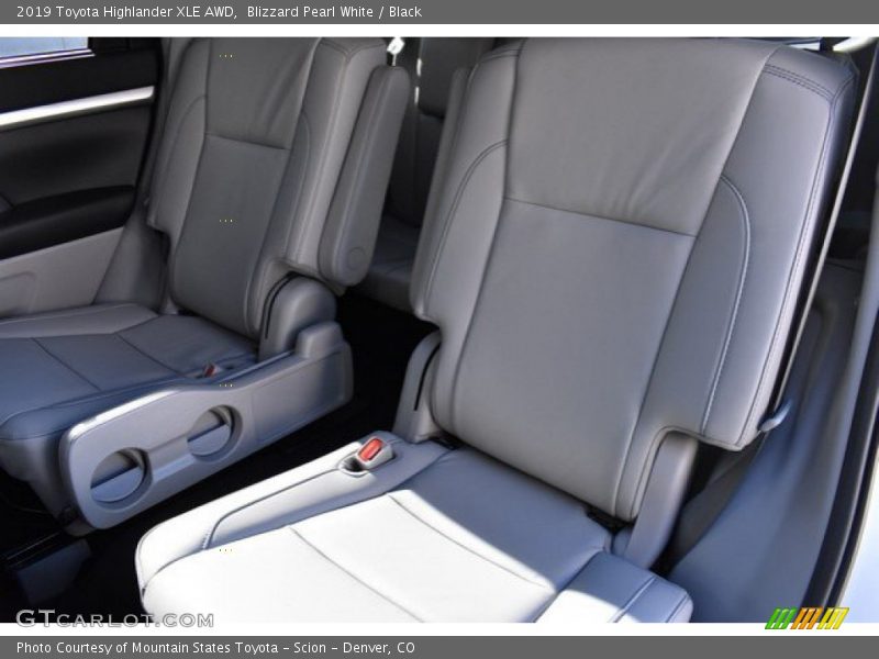 Blizzard Pearl White / Black 2019 Toyota Highlander XLE AWD