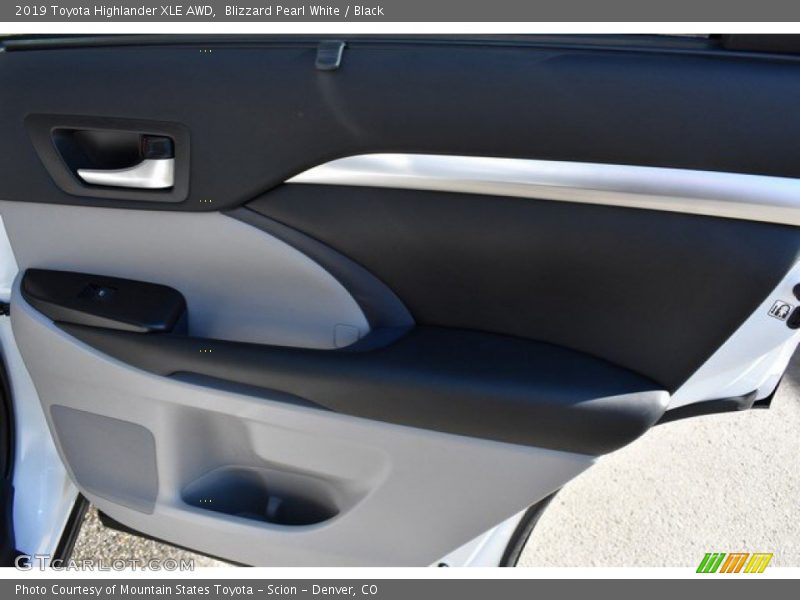 Blizzard Pearl White / Black 2019 Toyota Highlander XLE AWD