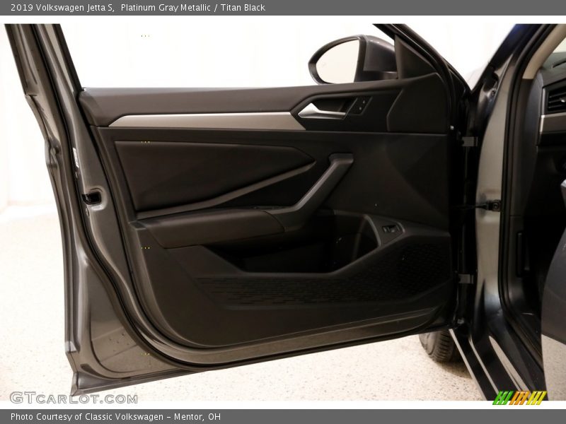 Platinum Gray Metallic / Titan Black 2019 Volkswagen Jetta S