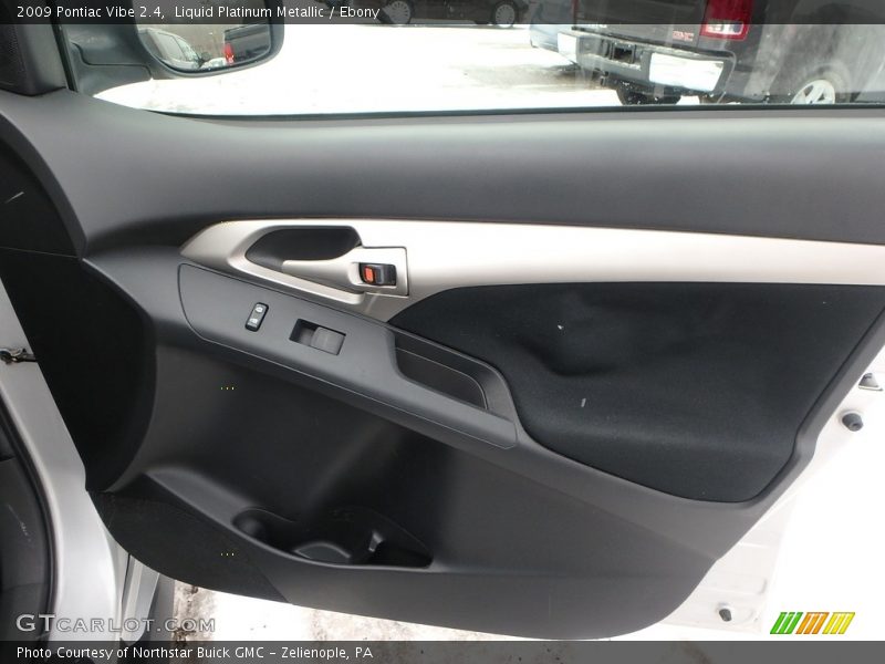 Liquid Platinum Metallic / Ebony 2009 Pontiac Vibe 2.4