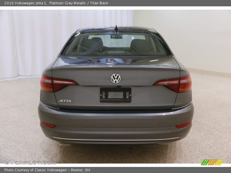 Platinum Gray Metallic / Titan Black 2019 Volkswagen Jetta S