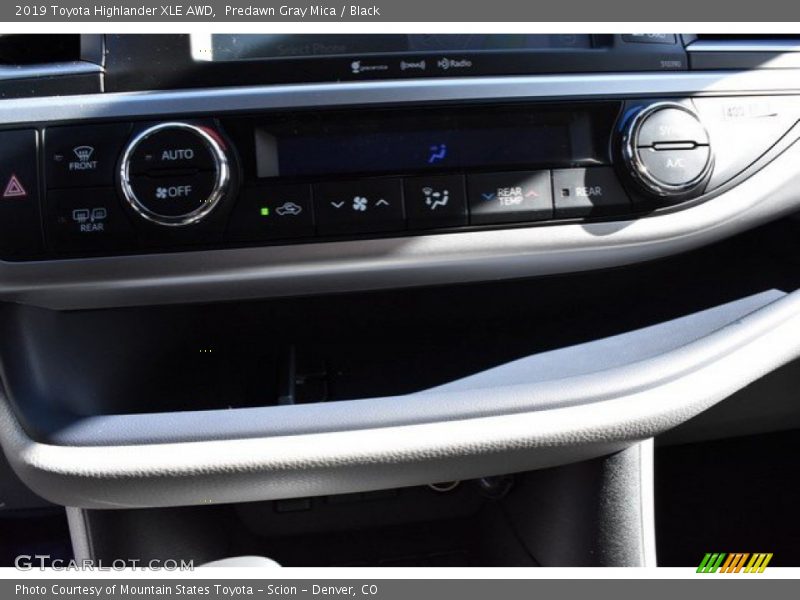 Predawn Gray Mica / Black 2019 Toyota Highlander XLE AWD