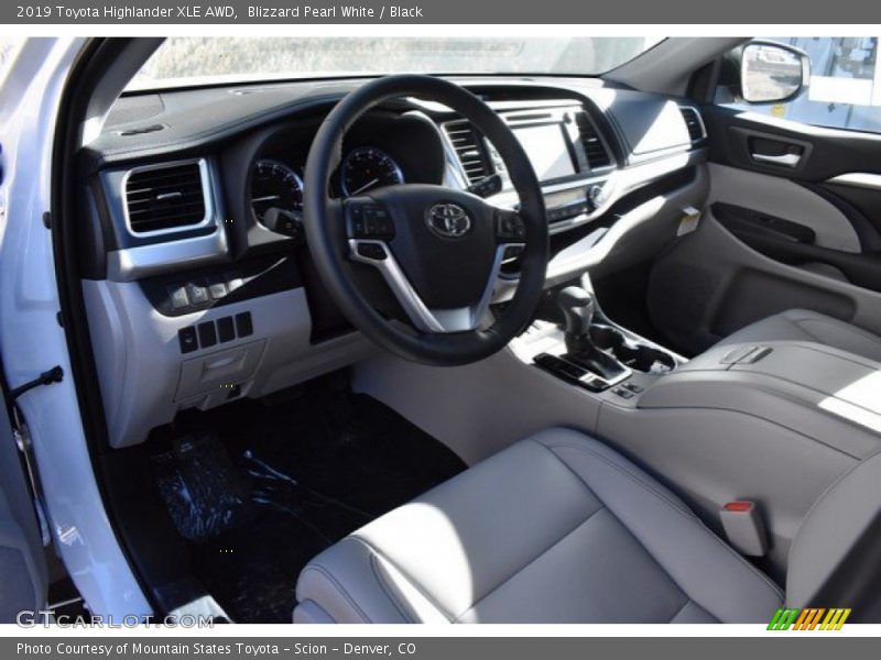 Blizzard Pearl White / Black 2019 Toyota Highlander XLE AWD