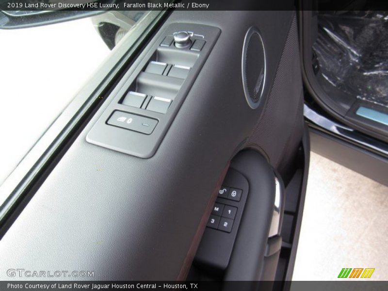 Farallon Black Metallic / Ebony 2019 Land Rover Discovery HSE Luxury
