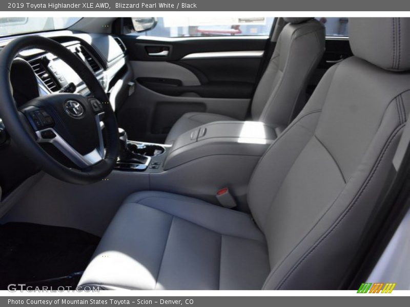 Blizzard Pearl White / Black 2019 Toyota Highlander XLE AWD