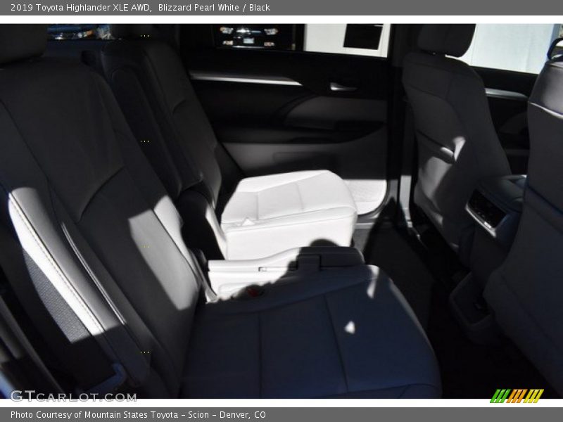 Blizzard Pearl White / Black 2019 Toyota Highlander XLE AWD