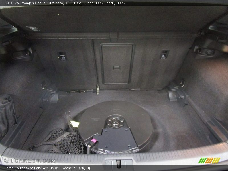 Deep Black Pearl / Black 2016 Volkswagen Golf R 4Motion w/DCC. Nav.