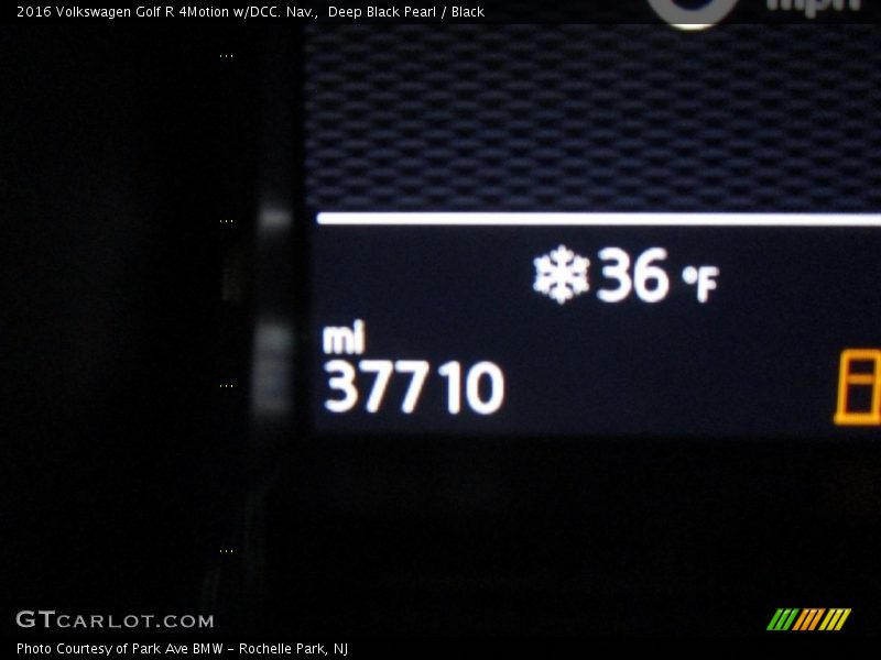 Deep Black Pearl / Black 2016 Volkswagen Golf R 4Motion w/DCC. Nav.