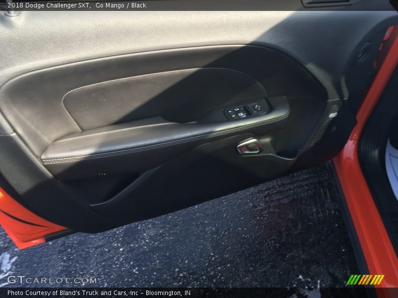 Go Mango / Black 2018 Dodge Challenger SXT