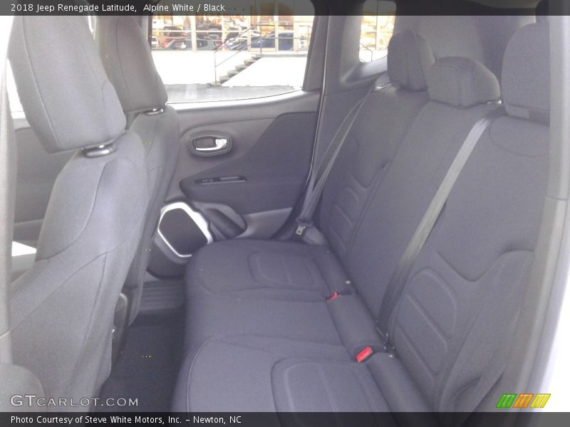 Alpine White / Black 2018 Jeep Renegade Latitude