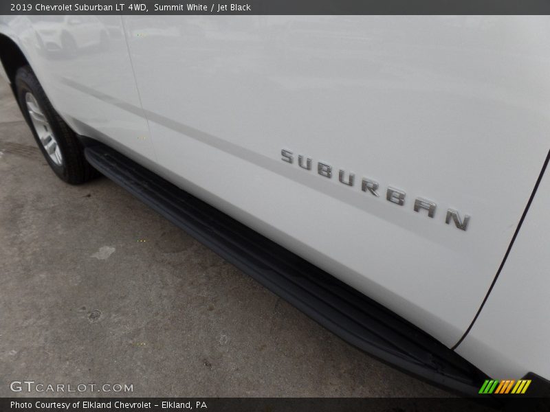 Summit White / Jet Black 2019 Chevrolet Suburban LT 4WD