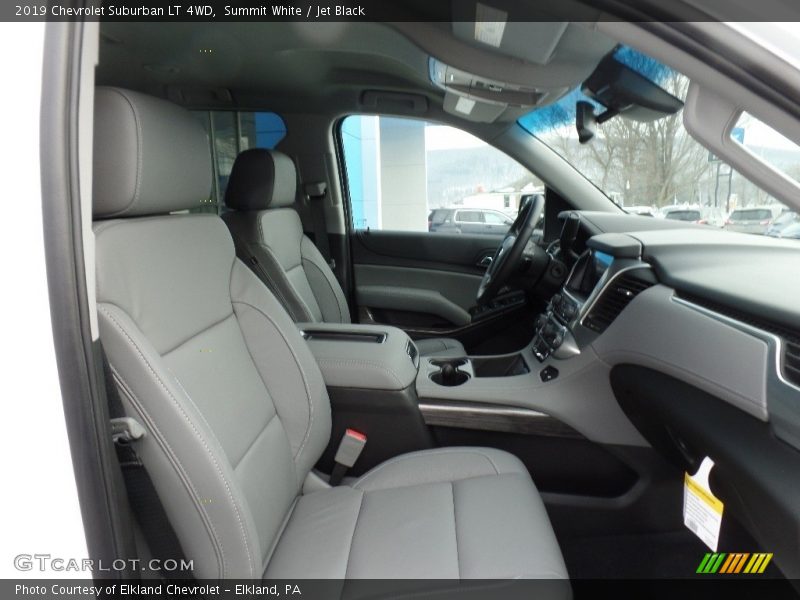 Summit White / Jet Black 2019 Chevrolet Suburban LT 4WD