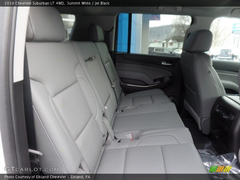 Summit White / Jet Black 2019 Chevrolet Suburban LT 4WD